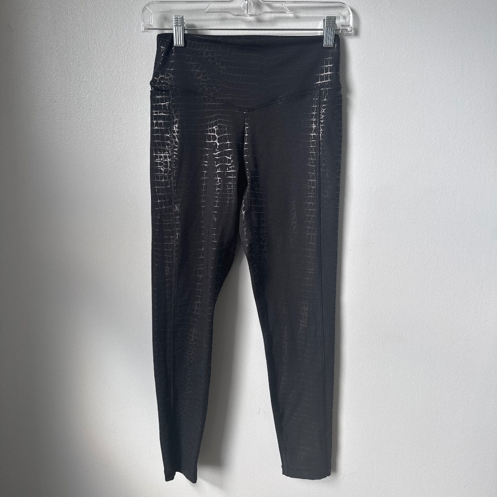 Victoria secrets PINK active ultimate V croc high waist leggings